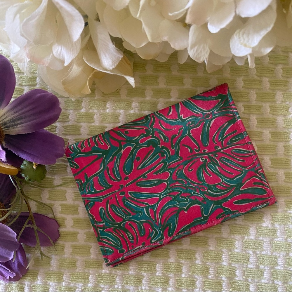 🌺🧚♀️Lilly Pulitzer Mirror & ID Case🧚♀️🌺 - Picture 3 of 4